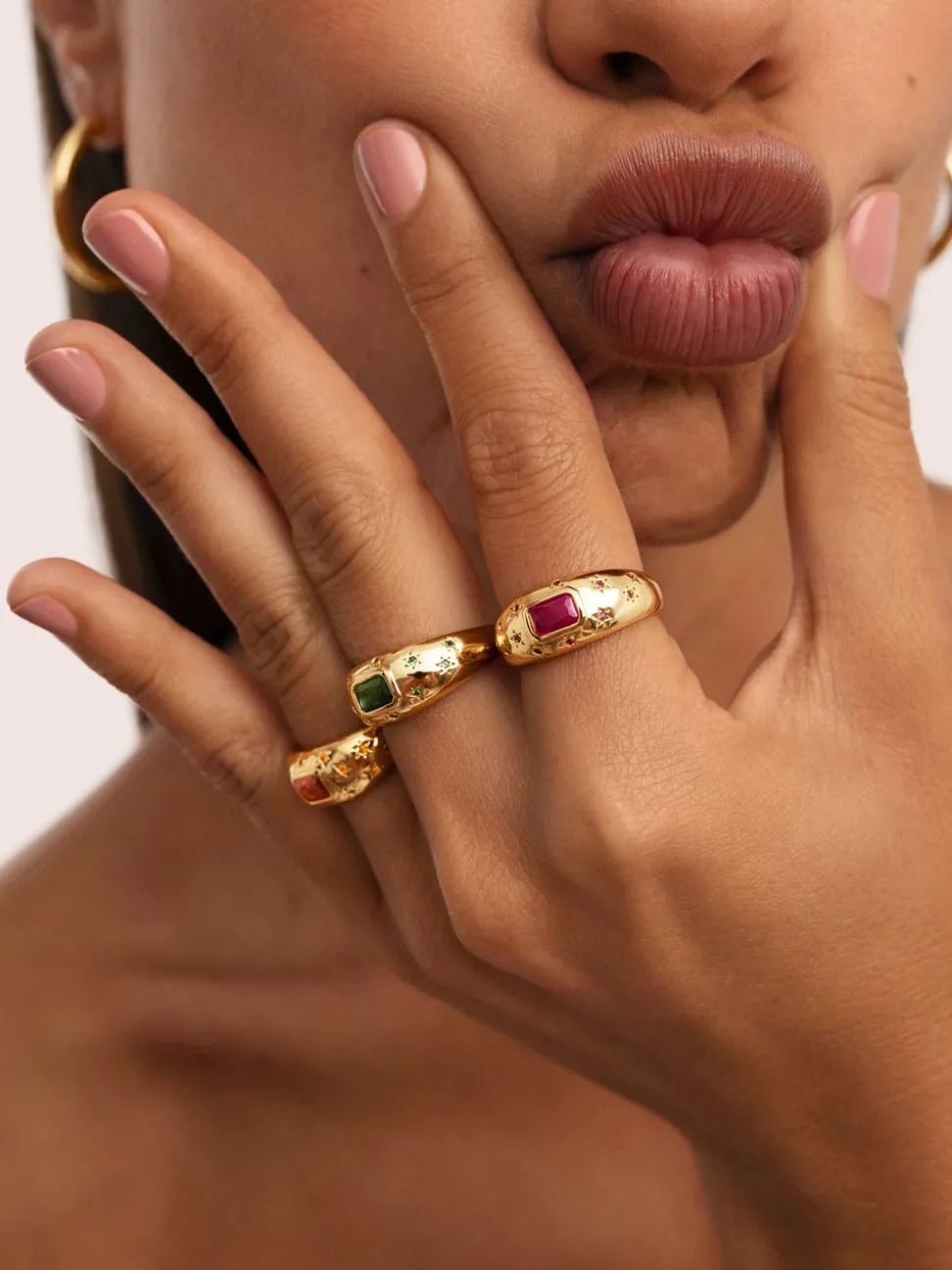 Anillo Charlotte Esmeralda Baño Oro