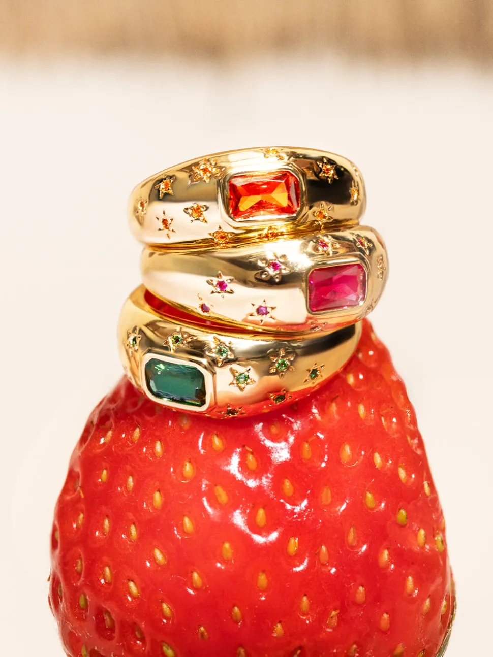 Anillo Charlotte Fucsia Baño Oro