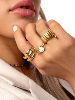 Anillo Smiley White Enamel Baño Oro
