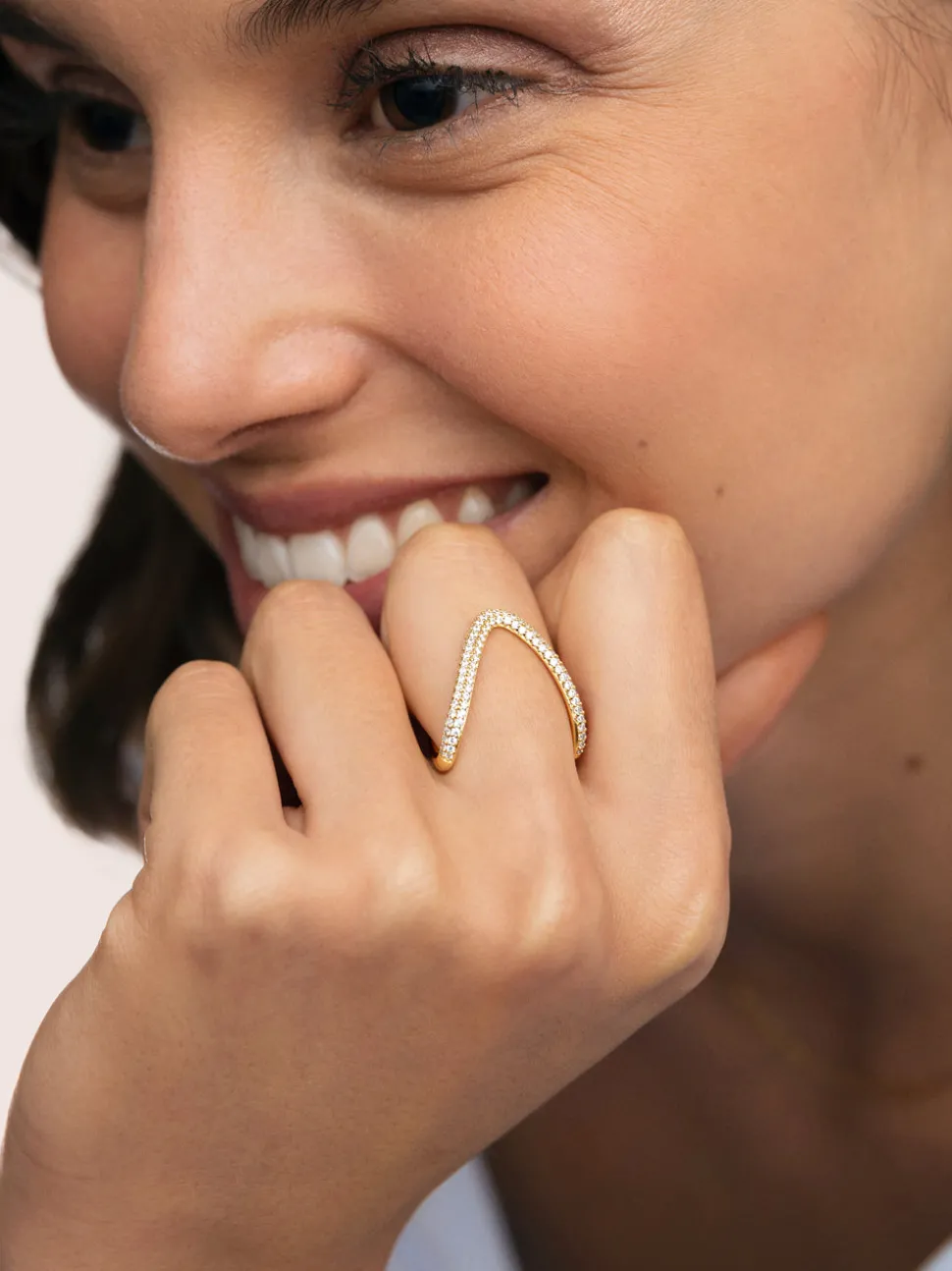 Anillo V Scarlett Baño Oro