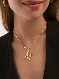 Charm Letter XL Baño Oro