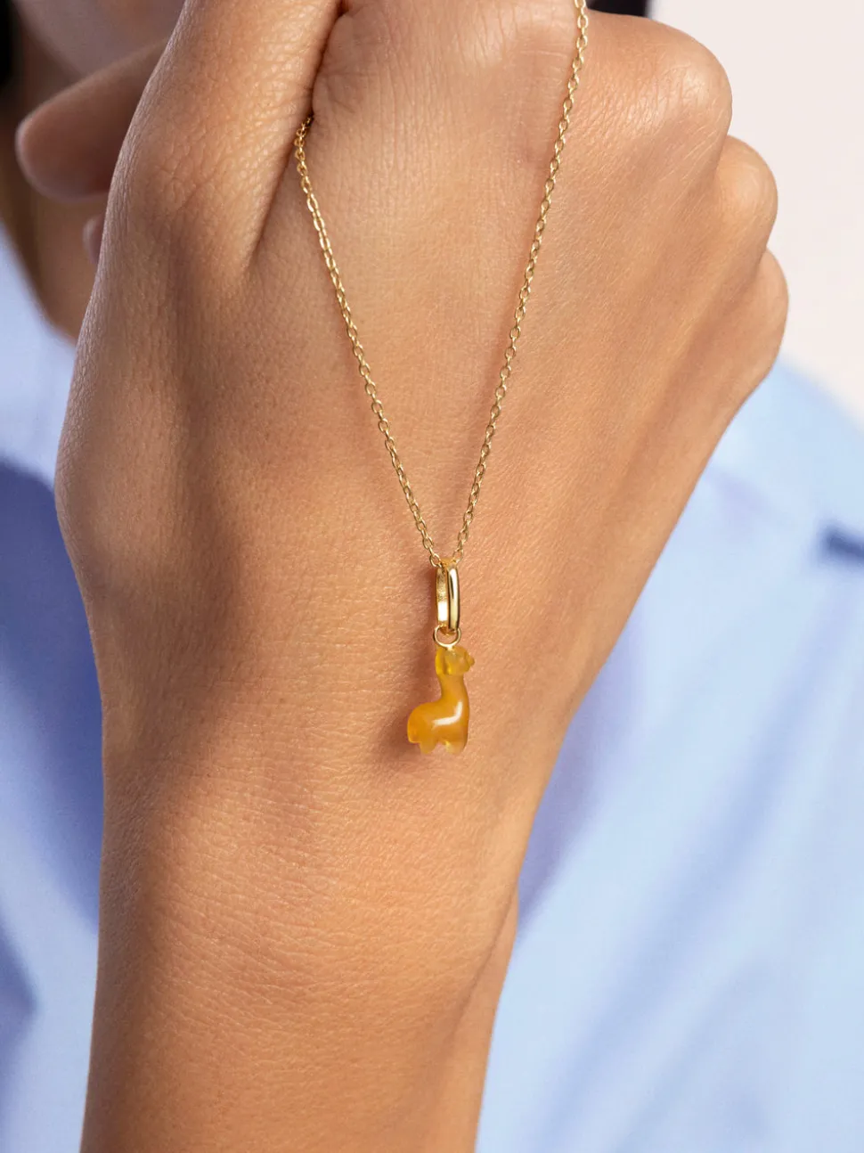Charm Llama Stone Plata Baño Oro