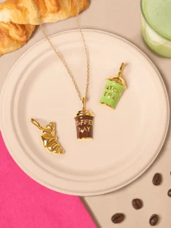 Charm Matcha Baño Oro