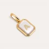 Charm Personalizado Letter Nácar Baño Oro
