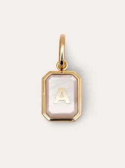 Charm Personalizado Letter Nácar Baño Oro