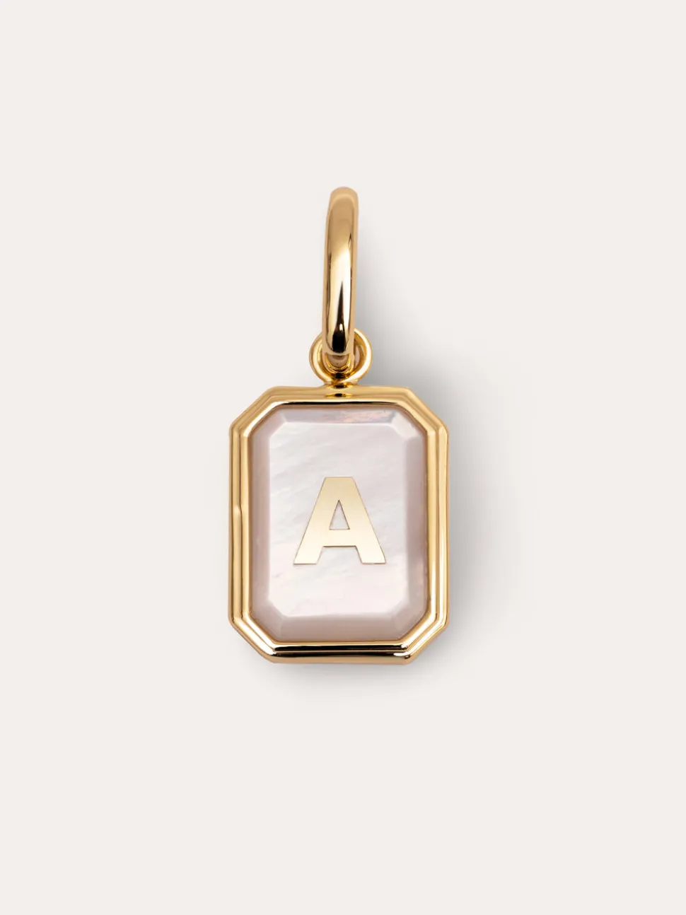 Charm Personalizado Letter Nácar Baño Oro