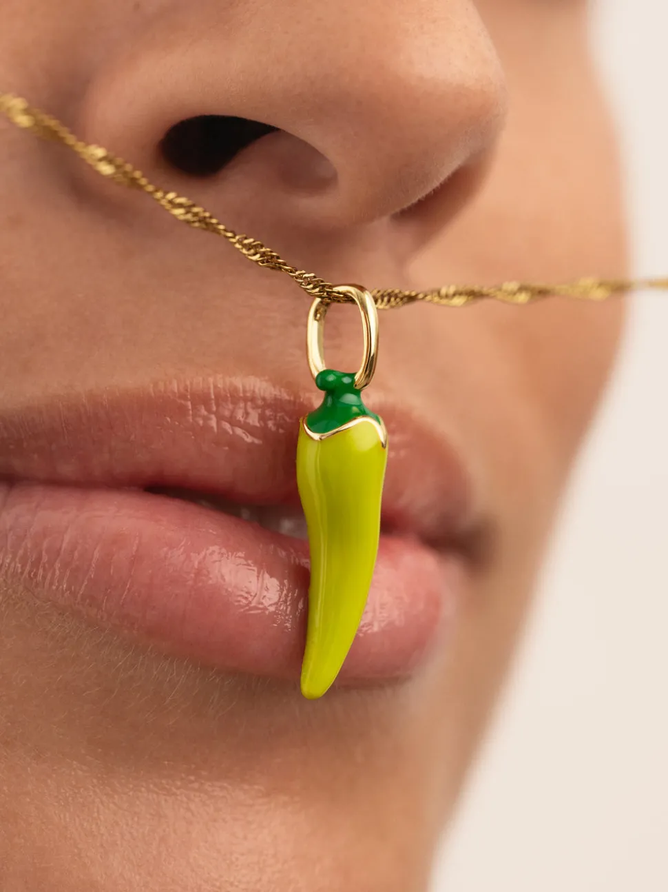 Charm Piparra Baño Oro