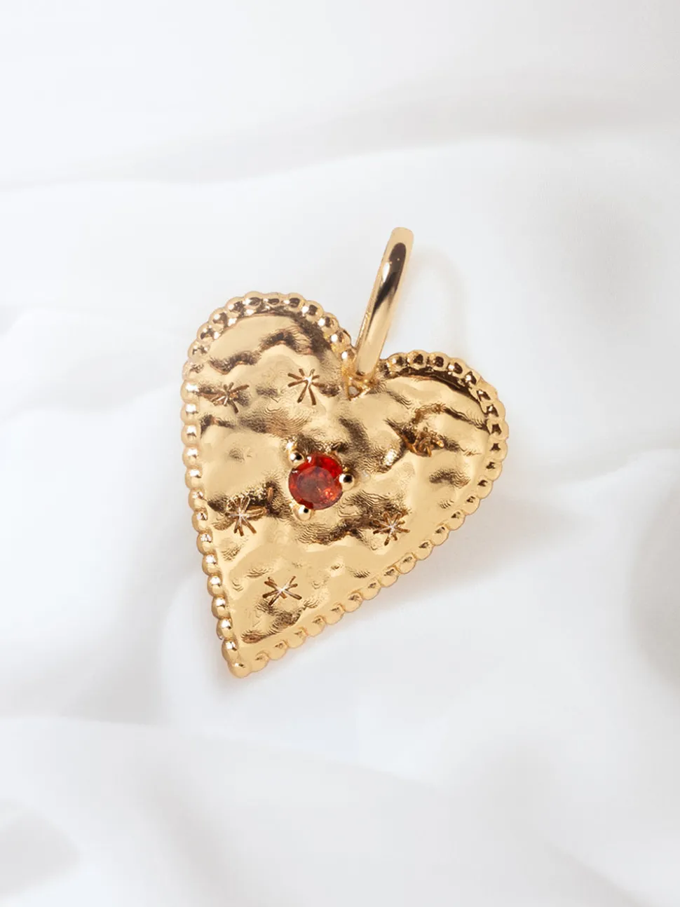 Charm Raw Heart Baño Oro