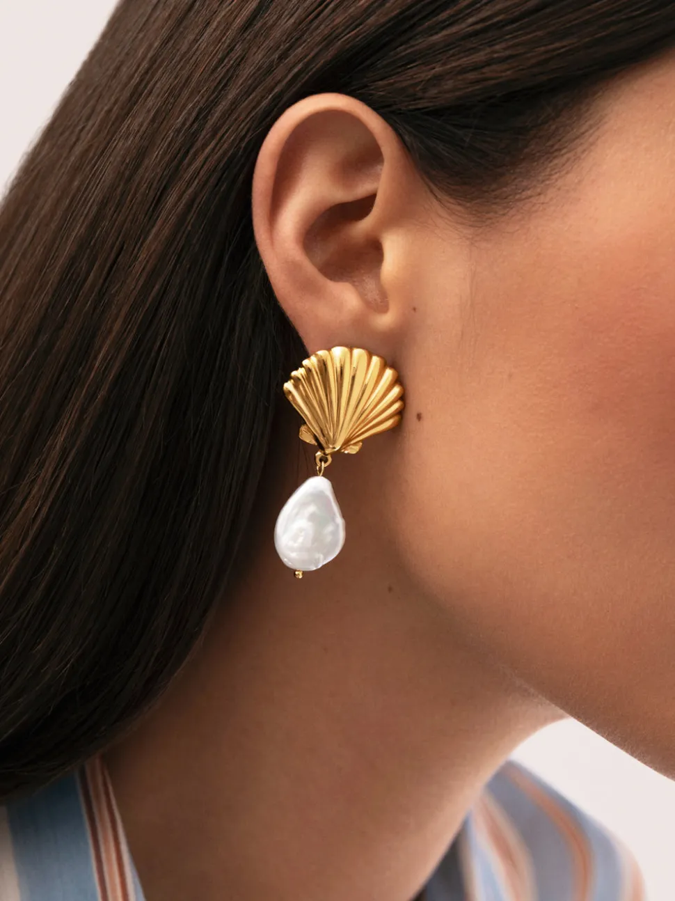 Pendientes Shelly Perla Acero Baño Oro